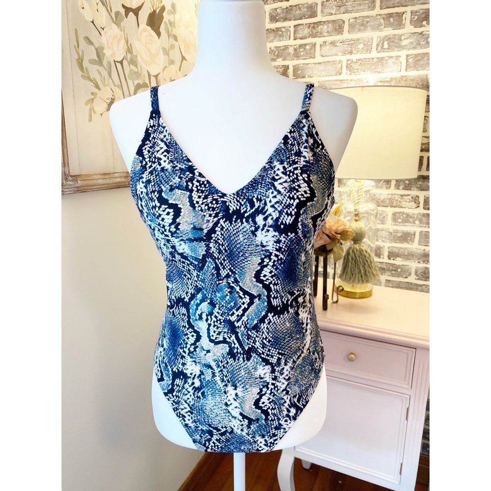NWT Shade & Shore One piece swimsuit